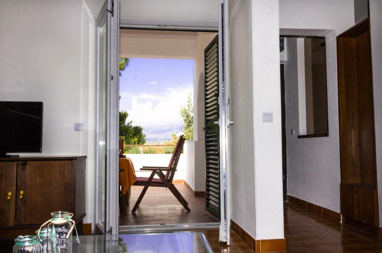 Holiday Home Laurea Supetar Extérieur photo